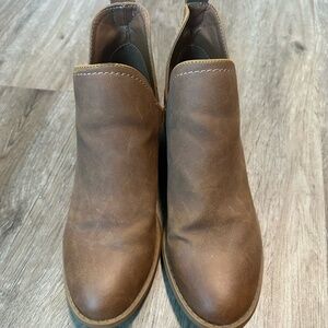 Universal Thread Size 7.5 Boots